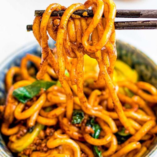 Stir fry garlic shrimp udon noodles